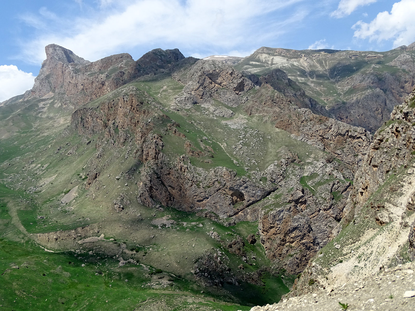 Xinaliq (Photo license: CC BY 2.0)